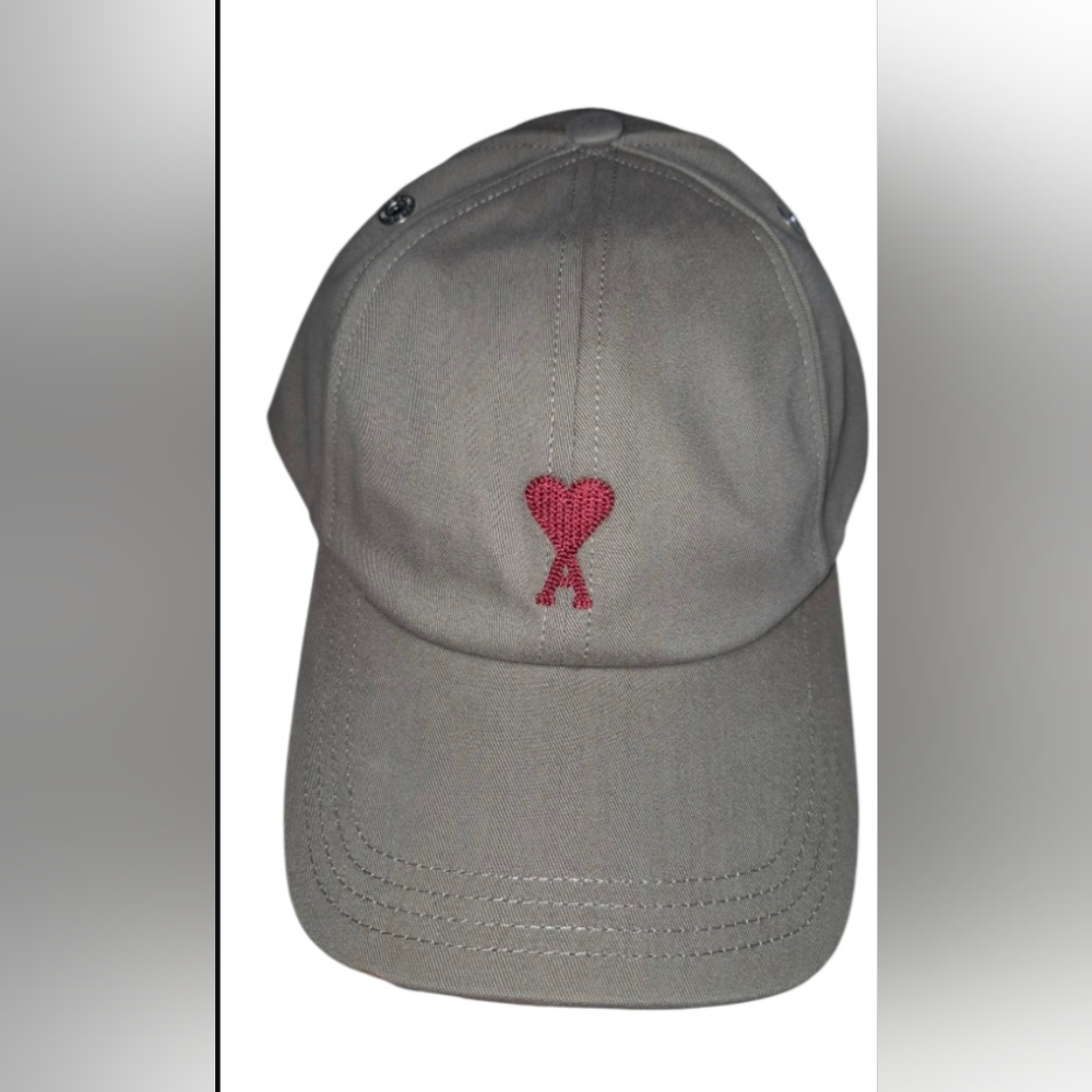 Ami Beige Cap with Black Interior